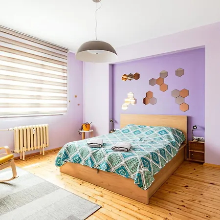 Luxury And Spacious At The Hearth Of The Apartment